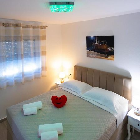 מאקרסקה Apartments Jasa Deluxe מראה חיצוני תמונה
