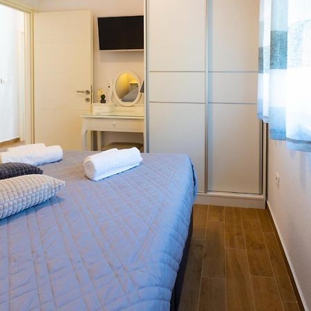 מאקרסקה Apartments Jasa Deluxe מראה חיצוני תמונה