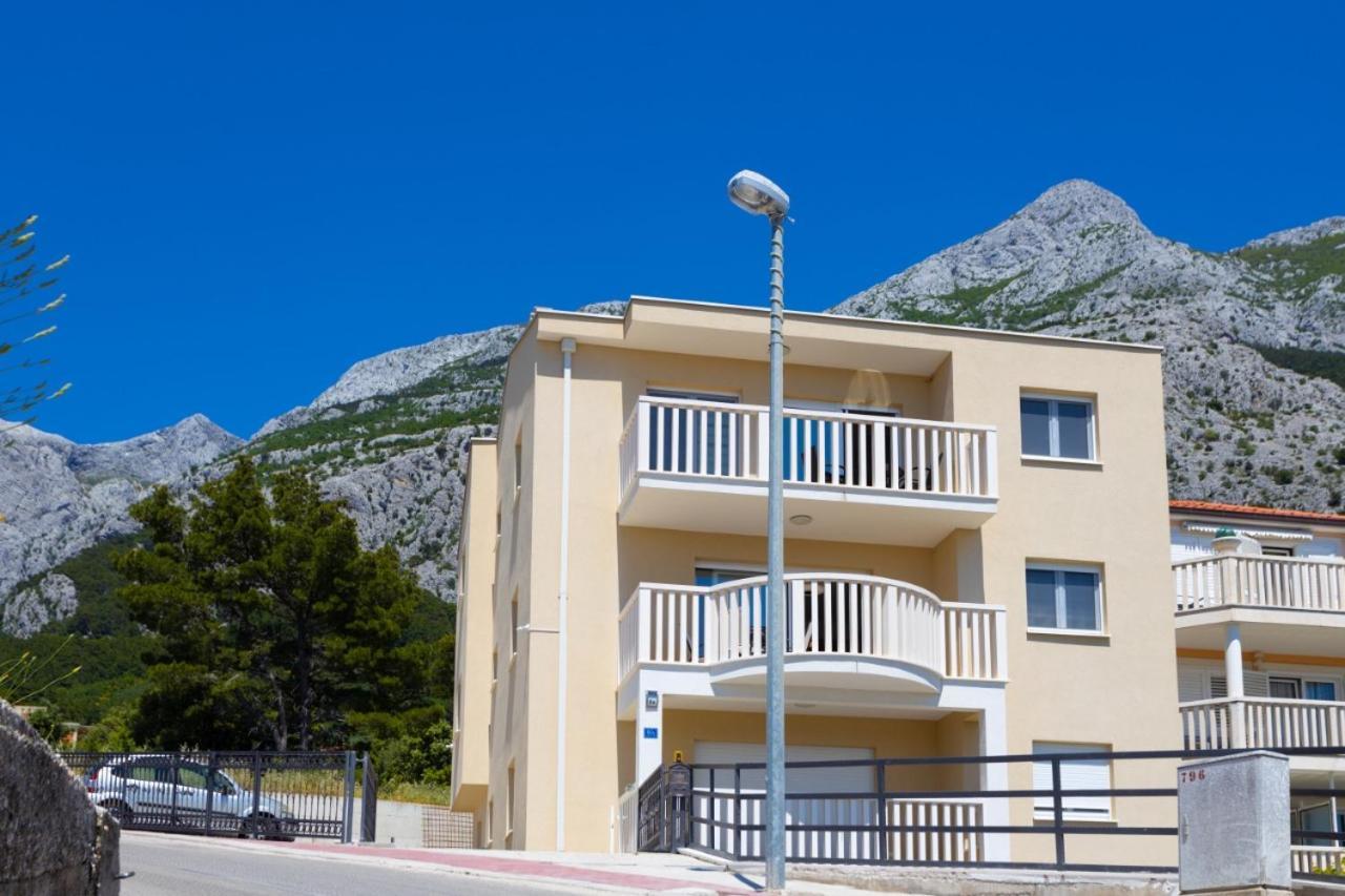 מאקרסקה Apartments Jasa Deluxe מראה חיצוני תמונה