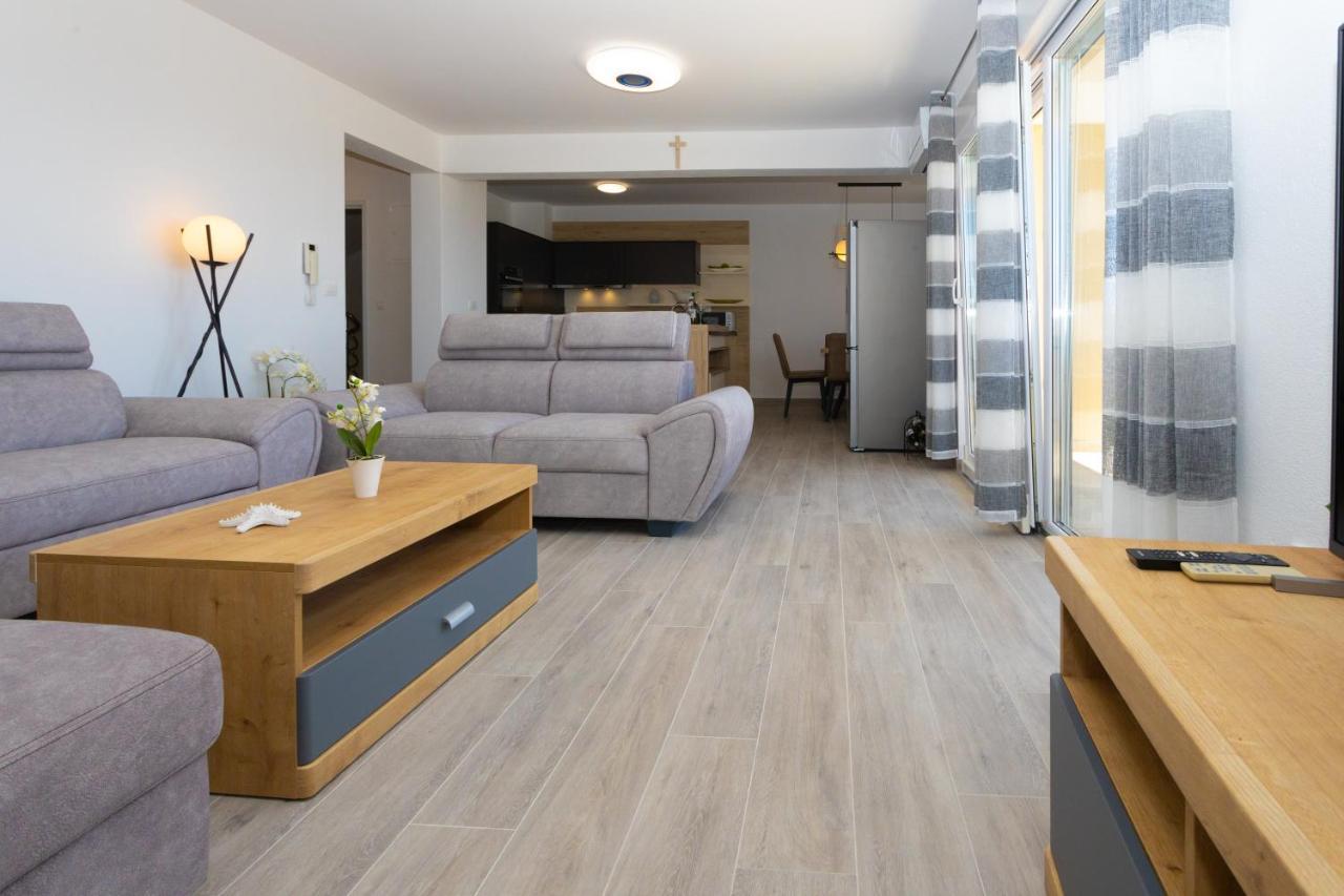 מאקרסקה Apartments Jasa Deluxe מראה חיצוני תמונה