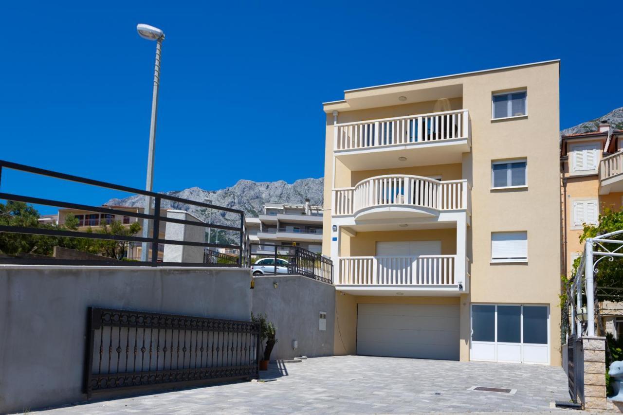 מאקרסקה Apartments Jasa Deluxe מראה חיצוני תמונה