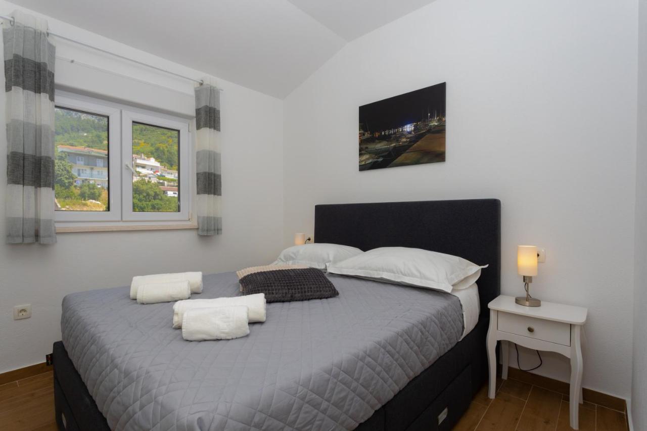 מאקרסקה Apartments Jasa Deluxe מראה חיצוני תמונה