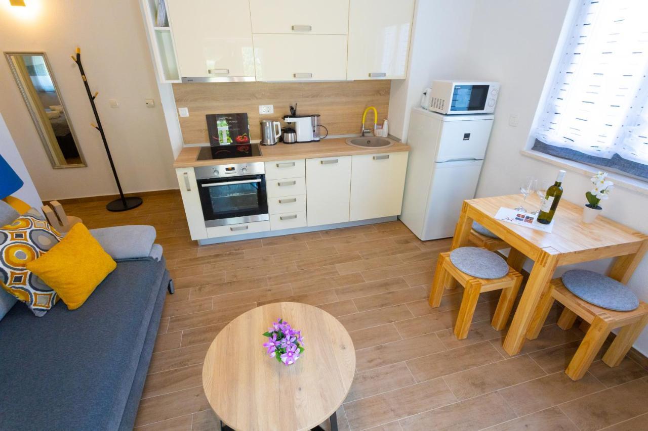 מאקרסקה Apartments Jasa Deluxe מראה חיצוני תמונה