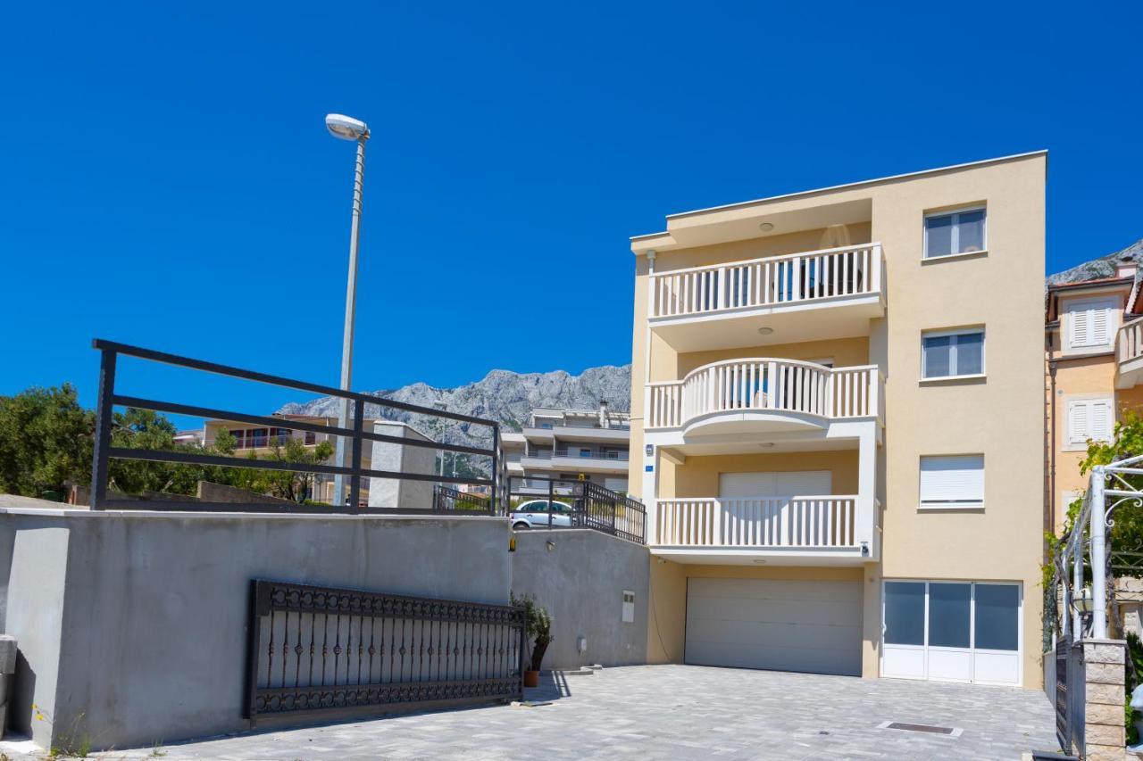 מאקרסקה Apartments Jasa Deluxe מראה חיצוני תמונה