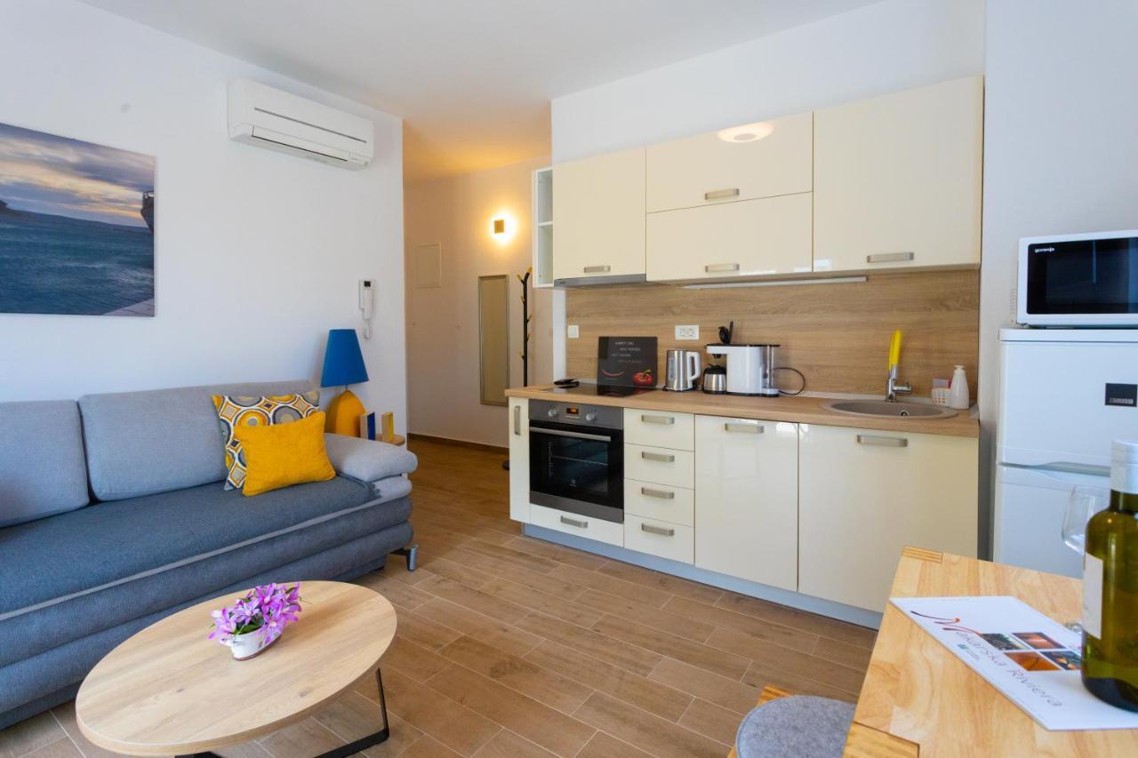 מאקרסקה Apartments Jasa Deluxe מראה חיצוני תמונה