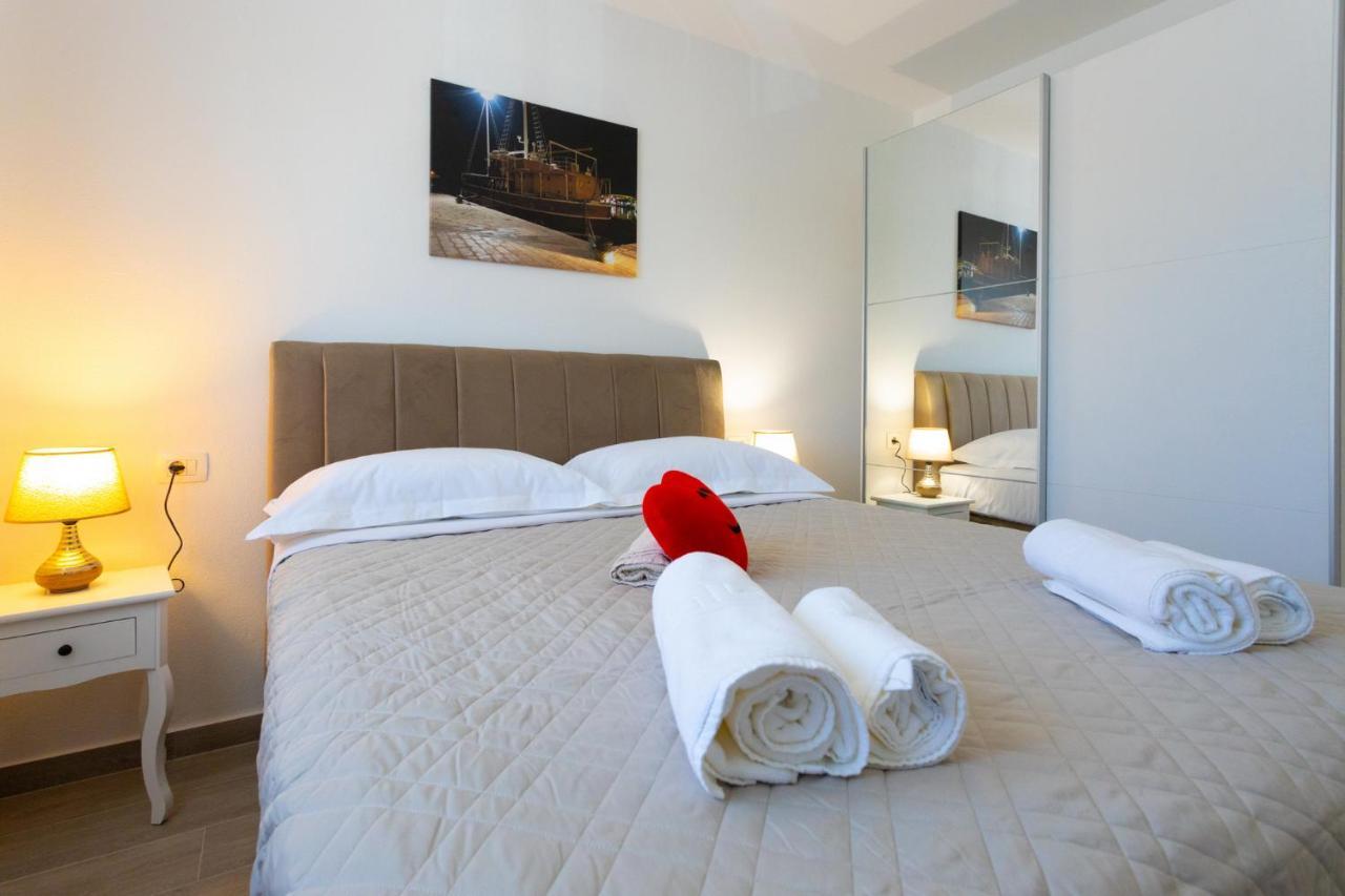 מאקרסקה Apartments Jasa Deluxe מראה חיצוני תמונה