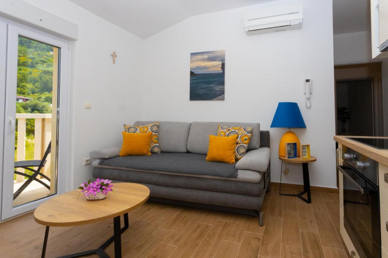 מאקרסקה Apartments Jasa Deluxe מראה חיצוני תמונה