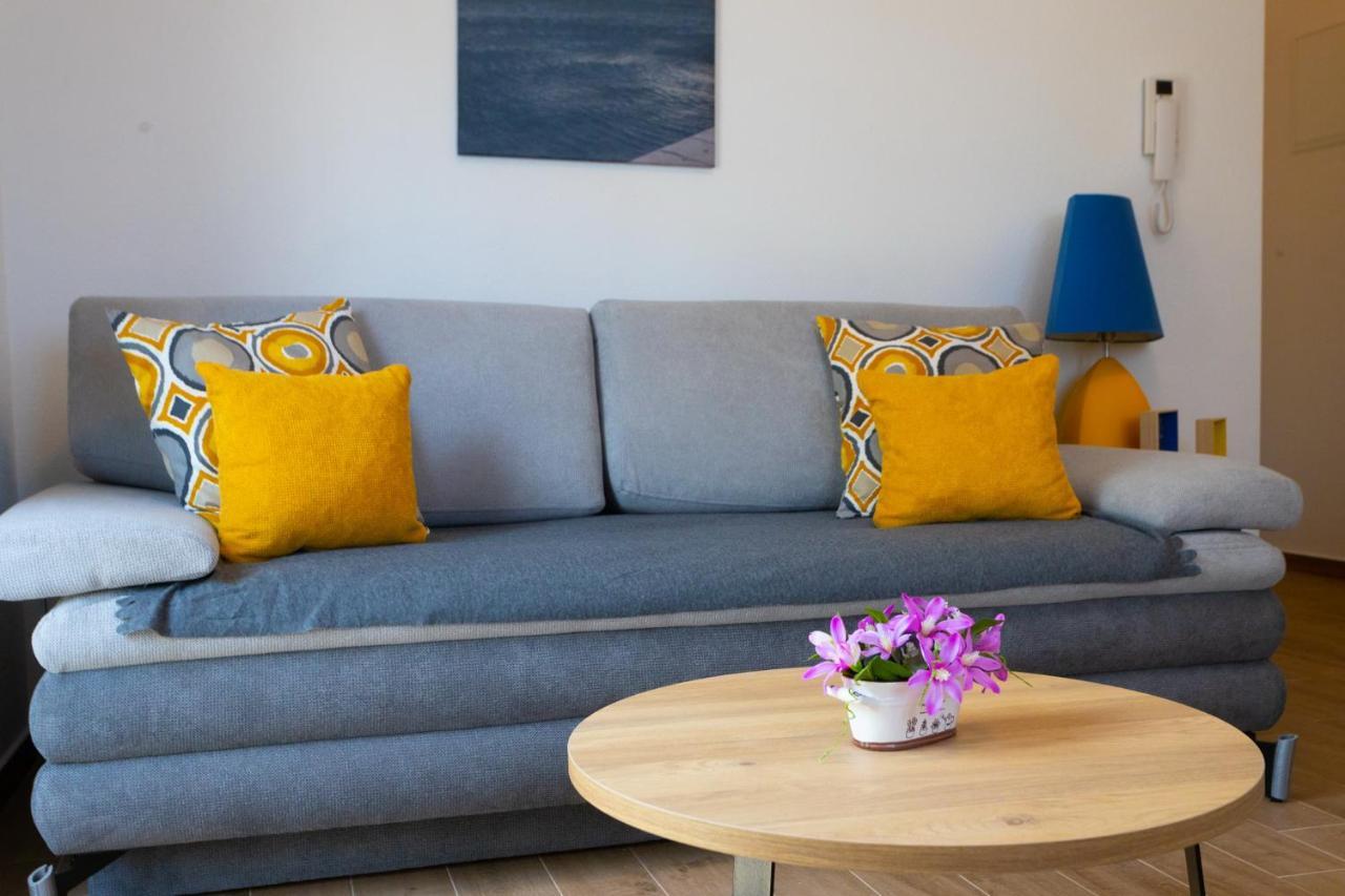 מאקרסקה Apartments Jasa Deluxe מראה חיצוני תמונה