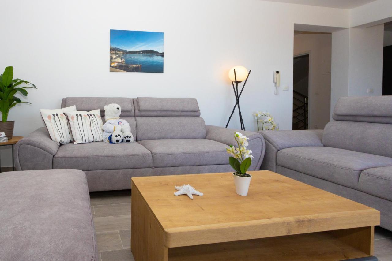 מאקרסקה Apartments Jasa Deluxe מראה חיצוני תמונה