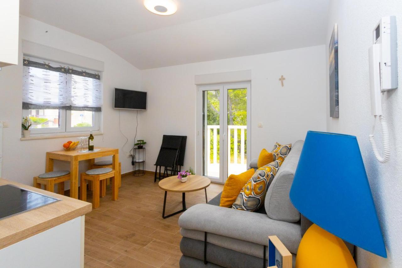 מאקרסקה Apartments Jasa Deluxe מראה חיצוני תמונה