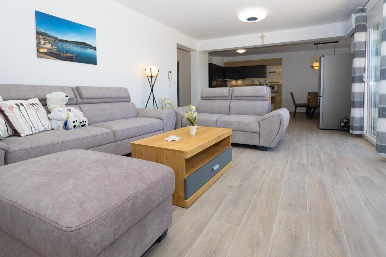 מאקרסקה Apartments Jasa Deluxe מראה חיצוני תמונה