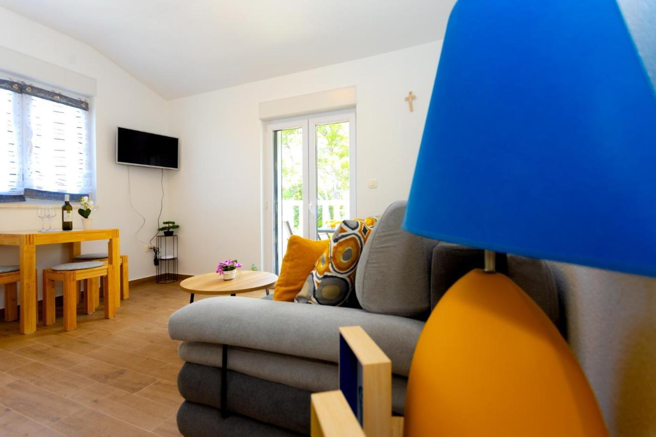 מאקרסקה Apartments Jasa Deluxe מראה חיצוני תמונה